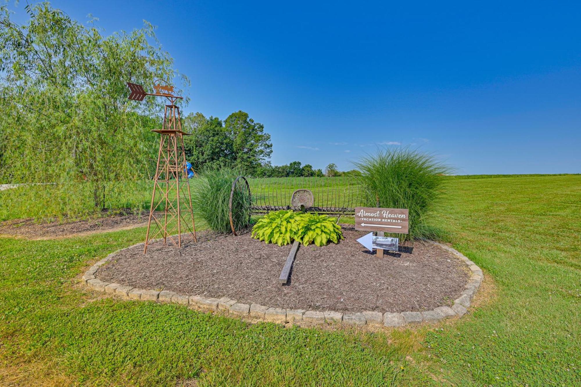 Almost Heaven Too 50-Acre Escape With Pond! Brownsville Exterior foto